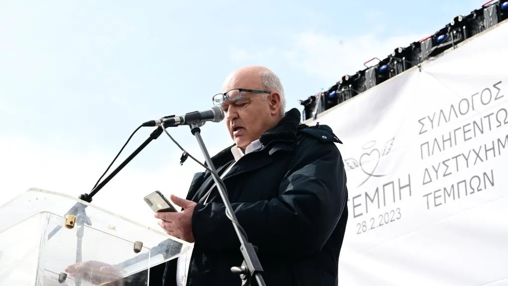 Ηλίας Παπαγγελής: Η κόρη μου βρήκε χτες στα Τέμπη ένα ανθρώπινο οστό – Απόδειξη για το μπάζωμα