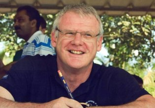 Βρετανία: Δικηγόρος έκλεψε 600.000 λίρες για πορνό, σεξ και αντίκες – Φάρμακο για το Πάρκινσον τον κατέστρεψε