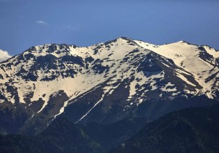Επιχείρηση διάσωσης δύο ορειβατών στον Παρνασσό – Χάθηκαν λόγω ομίχλης