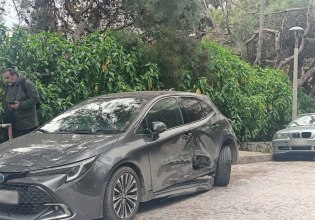 Κολωνάκι: Χειροπέδες σε τραγουδίστρια για οδήγηση υπό την επήρεια αλκοόλ – Ζημιές σε 5 ΙΧ