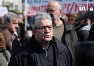 Στο Σύνταγμα ο Κουτσούμπας: Το πραγματικό δίλημμα είναι «ή τα κέρδη τους ή οι ζωές μας»