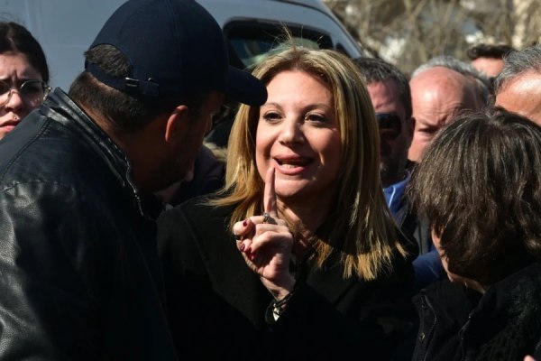 «Αισθάνθηκα ότι δεν ήθελαν να μιλήσω» – Δεν απηύθυνε ομιλία στο Σύνταγμα η Καρυστιανού