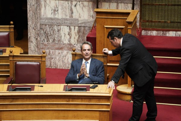 Ένας αποκαλυπτικός διάλογος στη Βουλή για τα παιδιά προσφύγων και μεταναστών