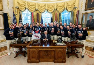 Μετά το Νόμπελ Ειρήνης, ο Τραμπ απέκτησε και… χρυσό ολυμπιακό μετάλλιο [βίντεο]