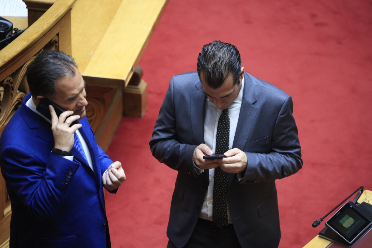 Ο Πλεύρης «χειροκροτεί» τον Γεωργιάδη στη σκιά της τραγωδίας στη Χίο