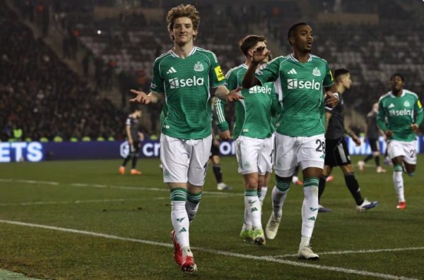 Καραμπάγκ-Νιουκάστλ 1-6: Μπαλάρα, λάμψη Γκόρντον με καρέ και τυπική υπόθεση η πρόκριση (vid)