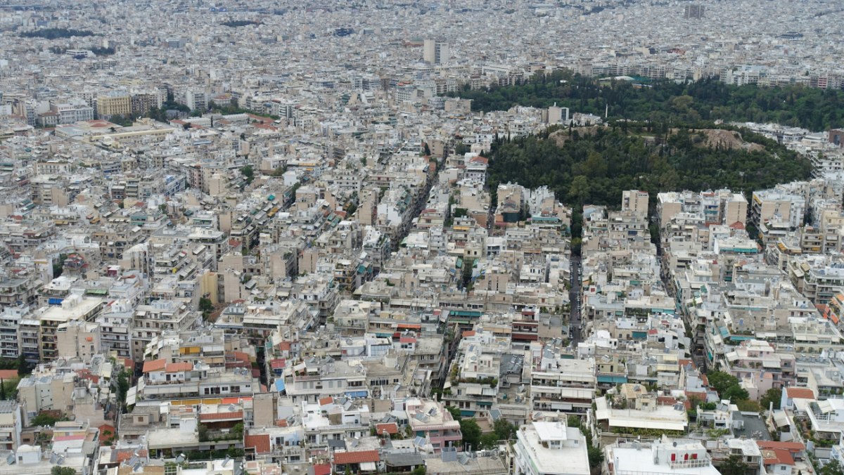 Αυξήθηκαν ως 20% τα Airbnb στην Αθήνα – Κενό γράμμα οι απαγορεύσεις
