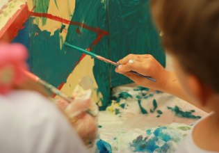 Έχεις τα χρώματα, έχεις τα πινέλα: Τα όνειρα και η ελπίδα «γεννιούνται» στο Μουσείο Νίκου Καζαντζάκη