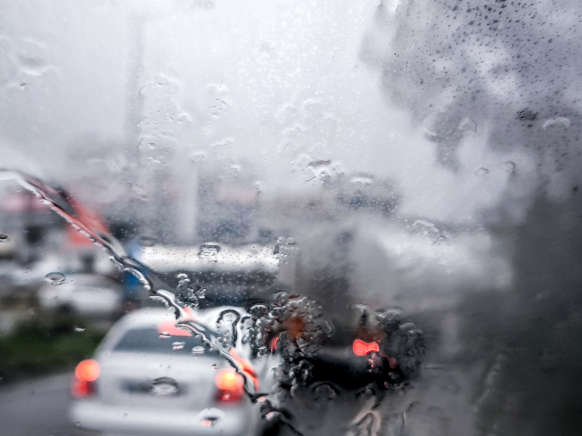 Καιρός: Αφρικανική σκόνη με βροχές και καταιγίδες σε αρκετές περιοχές – Πού θα είναι ισχυρά τα φαινόμενα