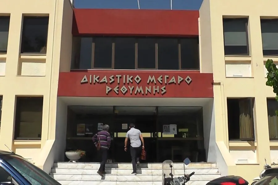 Κρήτη: Έδειραν κατηγορούμενο μέσα στα δικαστήρια