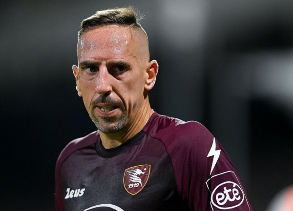 «Απόλυτη μυθομανία» χαρακτηρίζει την εμπλοκή του Ριμπερί στα «αρχεία Επστάιν» ο δικηγόρος του