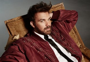 Γιώργος Σαμπάνης: Το συναρπαστικό video – έκπληξη με συμπρωταγωνιστή τον Κώστα Σπυρόπουλο!