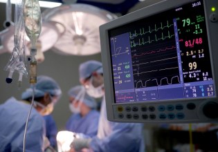 Ιταλία: Δίχρονος κινδυνεύει να πεθάνει γιατί του μεταμόσχευσαν κατεστραμμένη καρδιά – Δεν μπορεί να υποβληθεί σε νέα