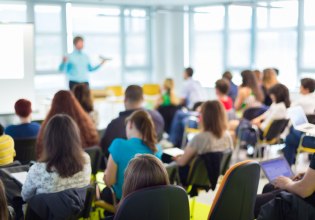 ΕΟ ΚΚΕ: Να ενταθεί η πάλη κόντρα στο σχολείο-«εξεταστικό κέντρο» για τις ανάγκες της αγοράς