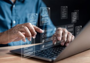 Θέσεις εργασίας: Οι τομείς με τη μεγαλύτερη «δίψα» για προσωπικό στην ΕΕ – Πού είναι ευκολότερο να βρείτε δουλειά