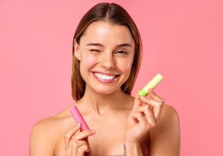 Ενυδάτωση χειλιών: Lip balms που κάνουν δουλειά