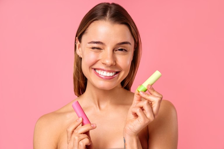 Ενυδάτωση χειλιών: Lip balms που κάνουν δουλειά