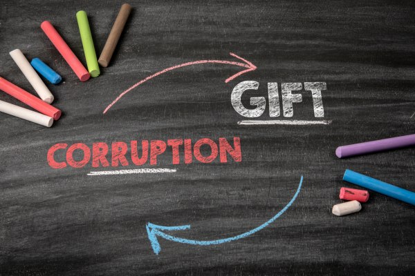 Καλά όλα αυτά, αλλά έγινε ποτέ κανένα μάθημα σε αυτά τα επιδοτούμενα σεμινάρια;