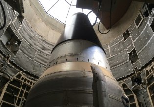 Πυρηνικά όπλα: Τέλος από σήμερα στη συνθήκη ΗΠΑ-Ρωσίας – Τι σημαίνει αυτό και γιατί ανησυχούν άπαντες