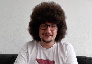 Έτοιμος να κλείσει ραντεβού για κούρεμα: Ο οπαδός της Γιουνάιτεντ είναι μία νίκη μακριά και «σπάει» τη σιωπή του!