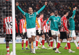 Σάντερλαντ – Λίβερπουλ 0-1: Τρίποντο με «υπογραφή» Φαν Ντάικ