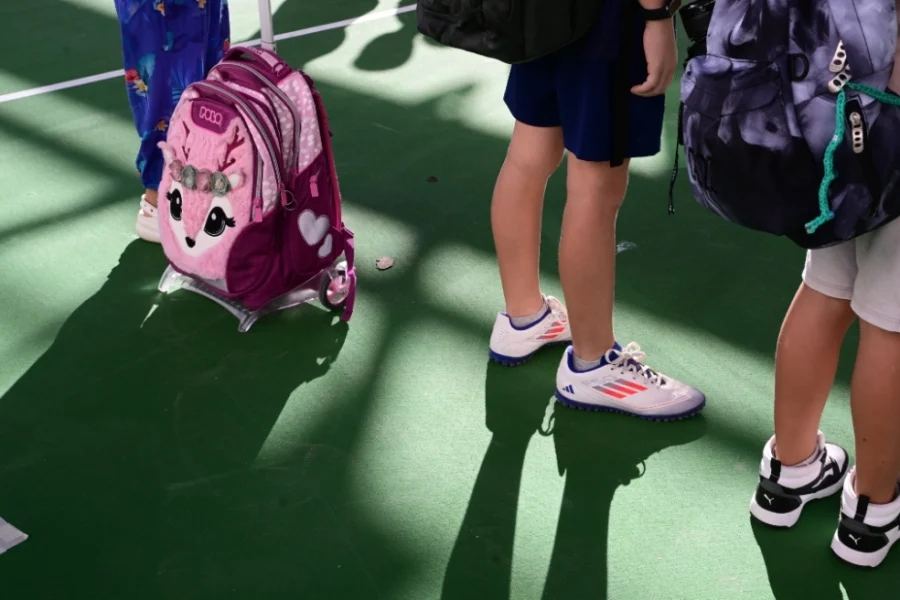 Κρήτη: Μητέρα μαθητή κατήγγειλε εκπαιδευτικό ότι έπιασε τον γιο της από τον λαιμό