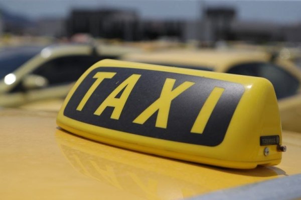 Ταξί: Νέα τριήμερη απεργία από την Τρίτη – Κλιμακώνονται οι κινητοποιήσεις