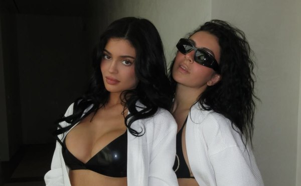 «The Moment»: Η Charli xcx απόλαυσε ιδιαιτέρως τη συνεργασία της με την Κάιλι Τζένερ
