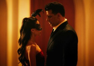 Θοδωρής Φέρρης – «Είπες»: το γεμάτο συναίσθημα video clip για τη νέα του επιτυχία!