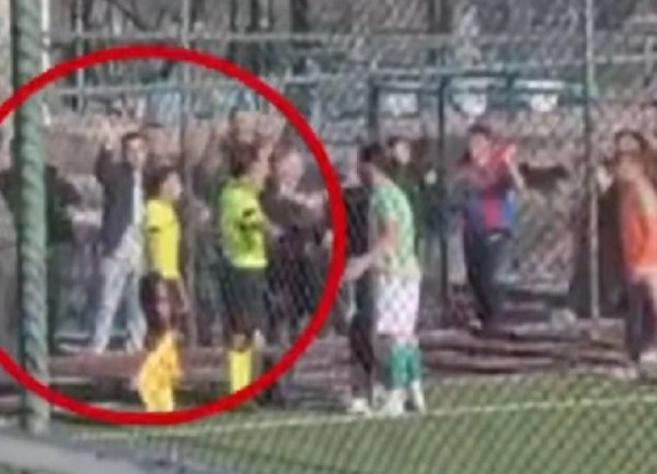 Το είδαμε κι αυτό σε αγώνα ποδοσφαίρου στην Τουρκία: Διαιτητής τραυματίστηκε από ρίψη… πατινιού!