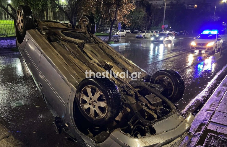 Θεσσαλονίκη: Σοβαρό τροχαίο με εκτροπή και ανατροπή Ι.Χ. αυτοκινήτου – Ένας τραυματίας στο νοσοκομείο