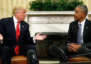 Ο Τραμπ κατηγορεί τον Ομπάμα για αποκάλυψη «διαβαθμισμένων πληροφοριών» όταν αστειεύτηκε για τους εξωγήινους