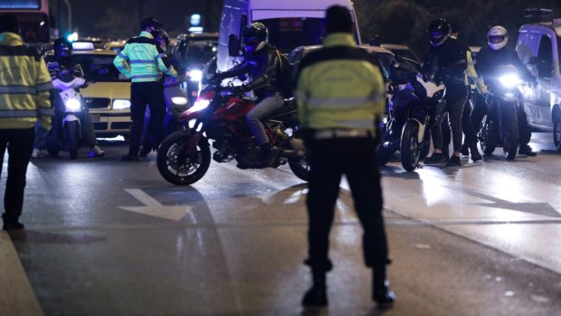 Madre mia, έρχονται οι “tsiliadoroi”