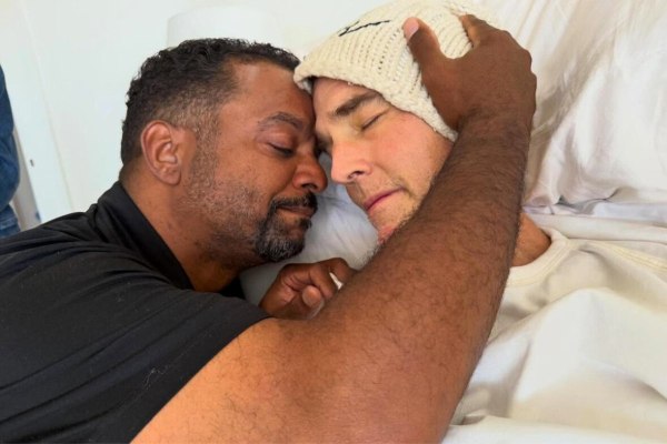 Τζέιμς Βαν Ντερ Μπικ: Γιατί ένας superstar πέθανε απένταρος; – Ο καρκίνος, το κόστος, η πτώχευση για ζωή