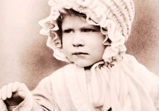 Βασίλισσα Ελισάβετ, ετών 10: Στο σφυρί τα παιδικά χρόνια της Λίλιμπετ – Το σκάνδαλο, η γκουβερνάντα, η τιμωρία