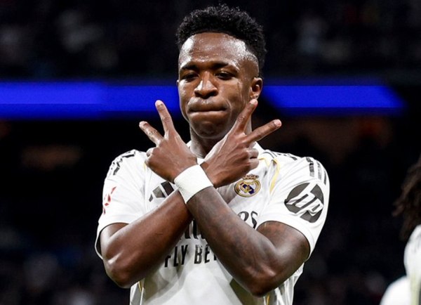 Ρεάλ Μαδρίτης – Σοσιεδάδ 4-1: Στην κορυφή η «Βασίλισσα» και περιμένει…