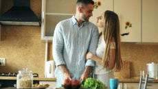 Τι είναι το «choremancing» και πως μπορεί να επηρεάσει τη σχέση;