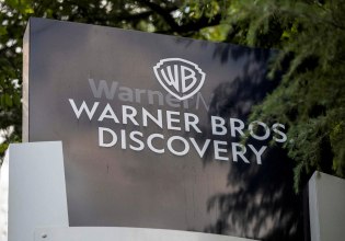 Η Netflix δεν θα αυξήσει την προσφορά για τη Warner Bros παραδίδοντας το CNN στην Paramount και τον Τραμπ