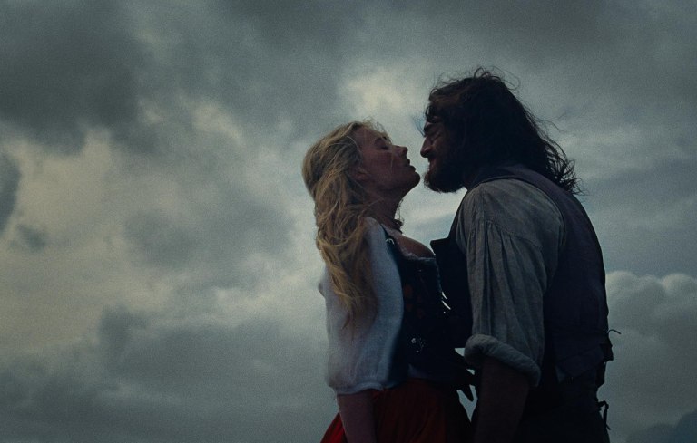 Ανεμοδαρμένα Ύψη, η ταινία: Πολύ σεξ – και χάθηκε το νόημα