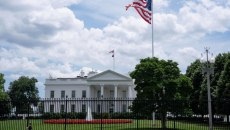 Ιράν: Ο Λευκός Οίκος υπενθυμίζει ότι ο Τραμπ έχει «πολλές επιλογές» στη διάθεσή του «πέρα από τη διπλωματία»