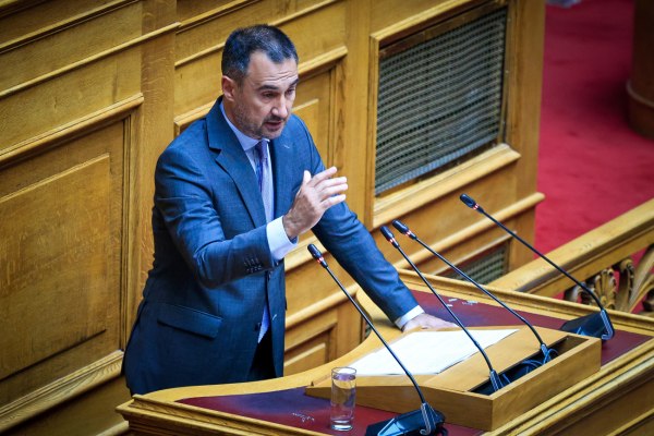 Χαρίτσης κατά κυβέρνησης: Είστε καθεστώς και στα καθεστώτα η διαφθορά και η συγκάλυψη ανθίζουν