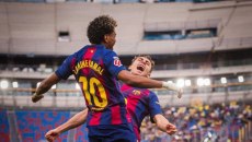 Τα δύο υπέροχα γκολ του Γιαμάλ στο πρώτο ημίχρονο του Μπαρτσελόνα – Βιγιαρεάλ (vids)