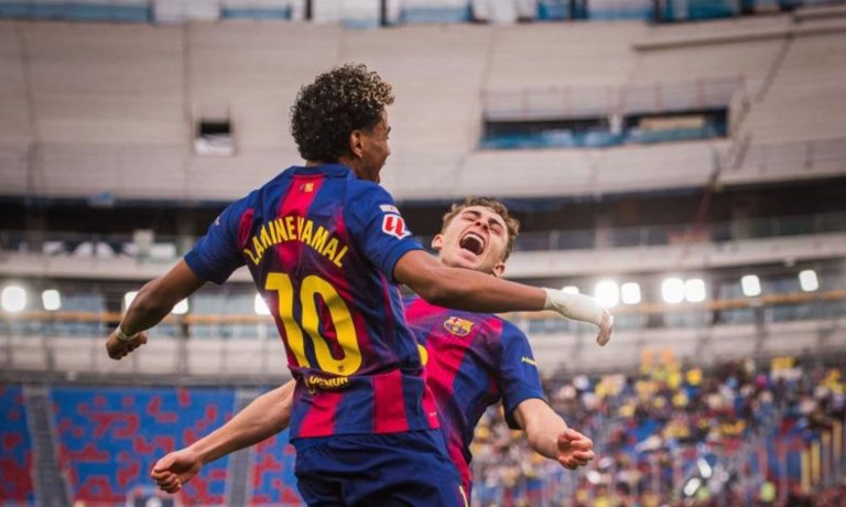 Τα δύο υπέροχα γκολ του Γιαμάλ στο πρώτο ημίχρονο του Μπαρτσελόνα – Βιγιαρεάλ (vids)