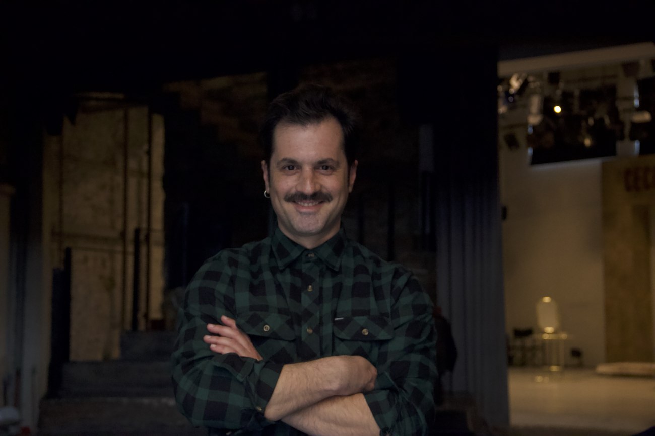 Ο Βαλάντης Φράγκος μάς μιλά για την «Χαμένη Άνοιξη», την παράσταση «έκπληξη» της σεζόν