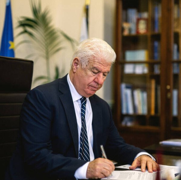 Την ολοκλήρωση της χρηματοδότησης για το έργο της Αφαλάτωσης στη Χρυσηίδα Κέρκυρας, ζητάει ο Περιφερειάρχης