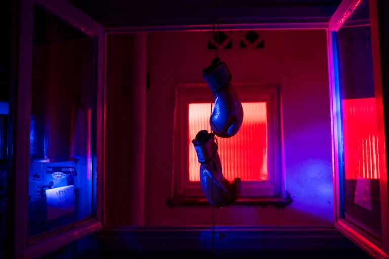 «Στάση / ποτάμι»: Το δυστύχημα των Τεμπών γίνεται θεατρικό έργο στο «Ίσον»