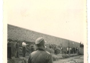 Λίνα Μενδώνη: Η δήλωση για τις φωτογραφίες των εκτελεσμένων της Καισαριανής