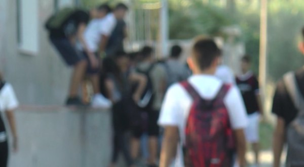 Σοβαρό επεισόδιο βίας ανηλίκων στην Πάτρα – Συνελήφθη 17χρονος