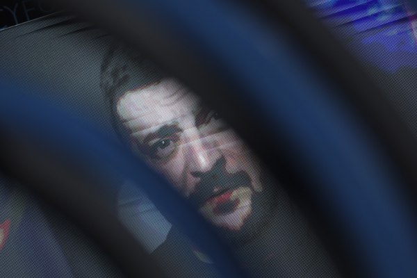 Ο Τραμπ πιέζει τον Ζελένσκι να συνάψει «συμφωνία» – Βάζει εμπόδια, λέει