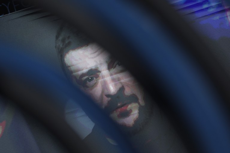 Ο Τραμπ πιέζει τον Ζελένσκι να συνάψει «συμφωνία» – Βάζει εμπόδια, λέει